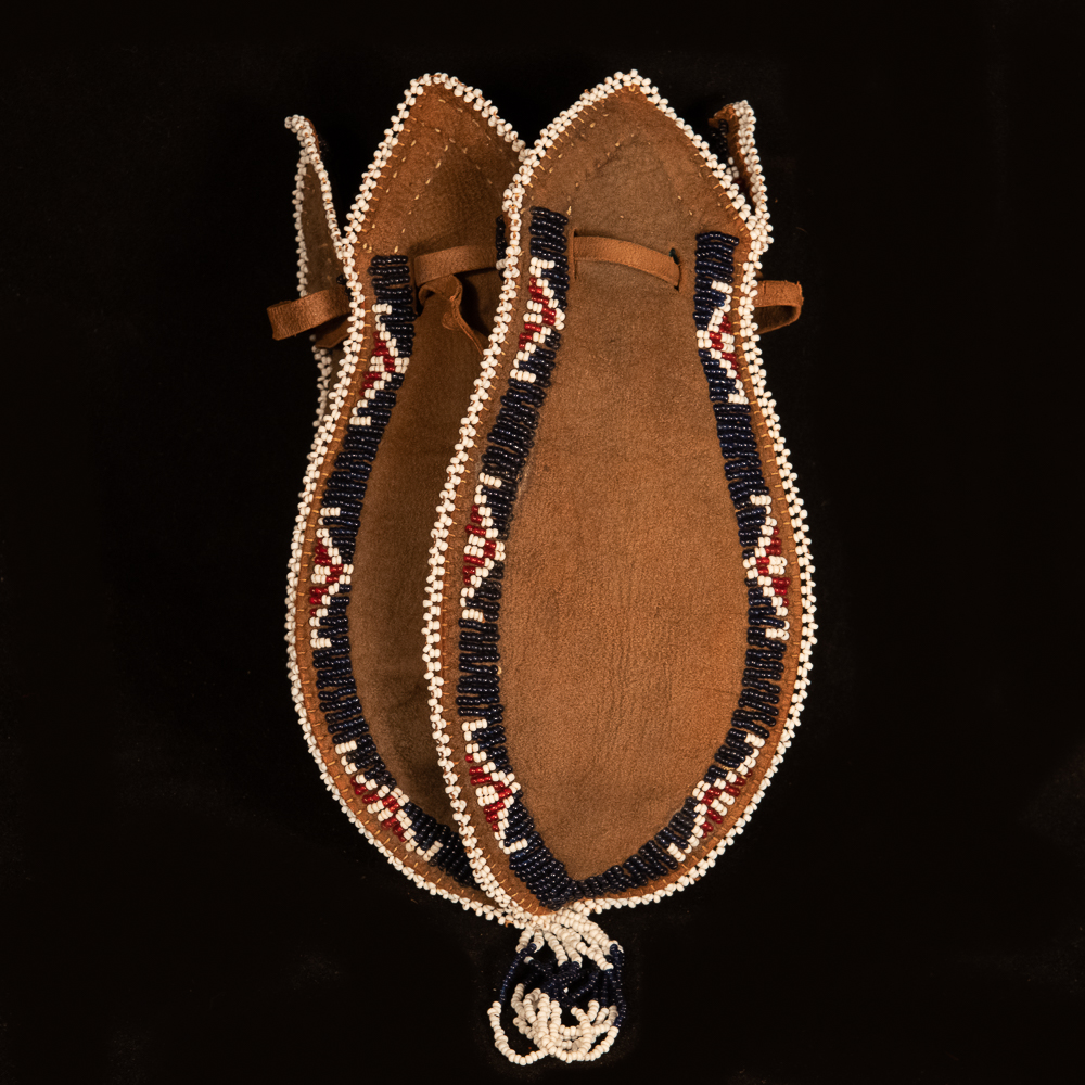 Lakota six lobed deerskin bag Lakota beaded bag